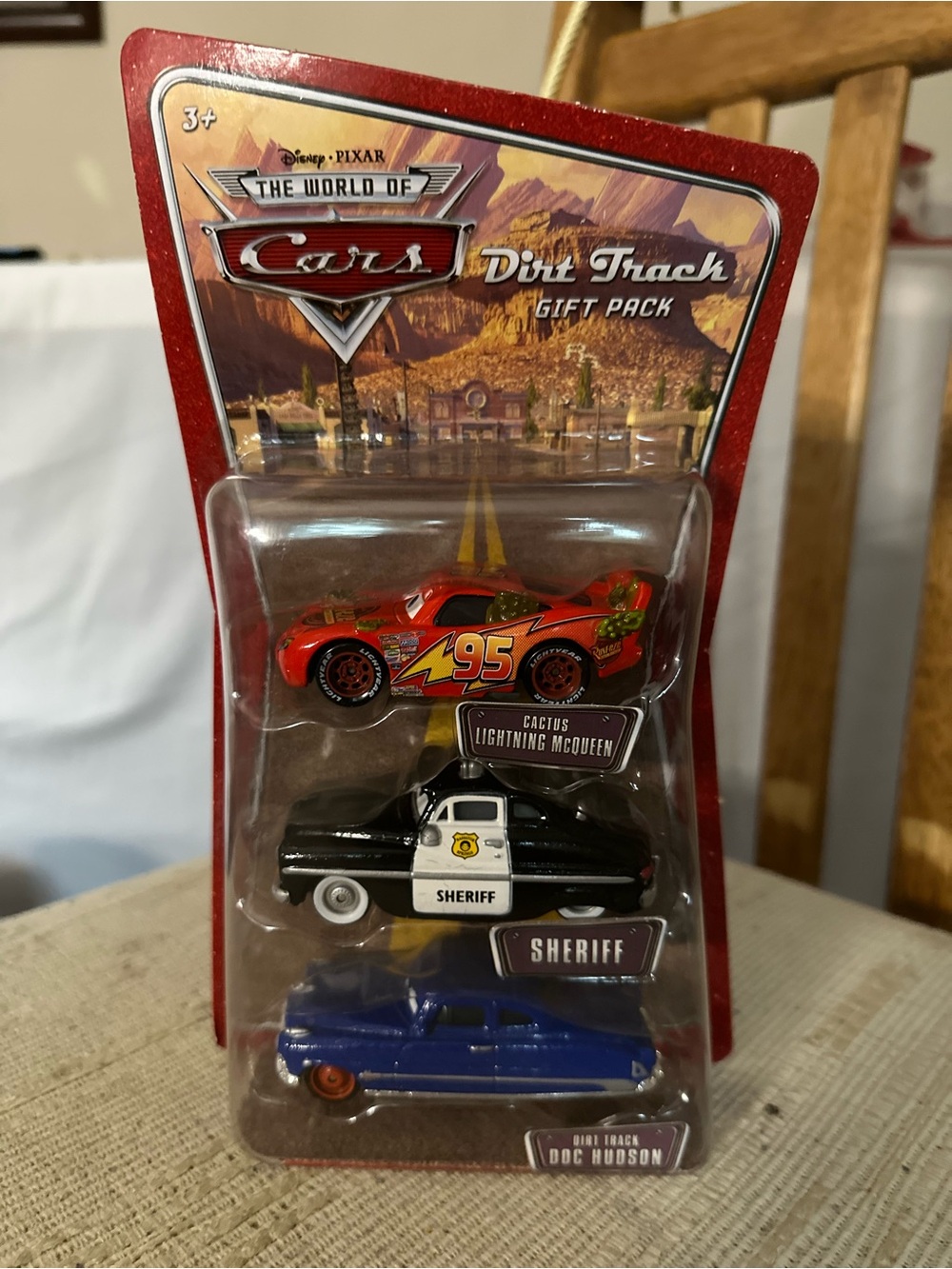 Dirt Track Gift Pack - Cactus Lightning McQueen, Sheriff & Dirt Track Doc Hudson